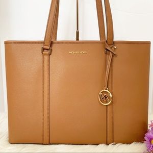 📌CLOSING SALE📌MICHAEL KORS LARGE TOTE BAG